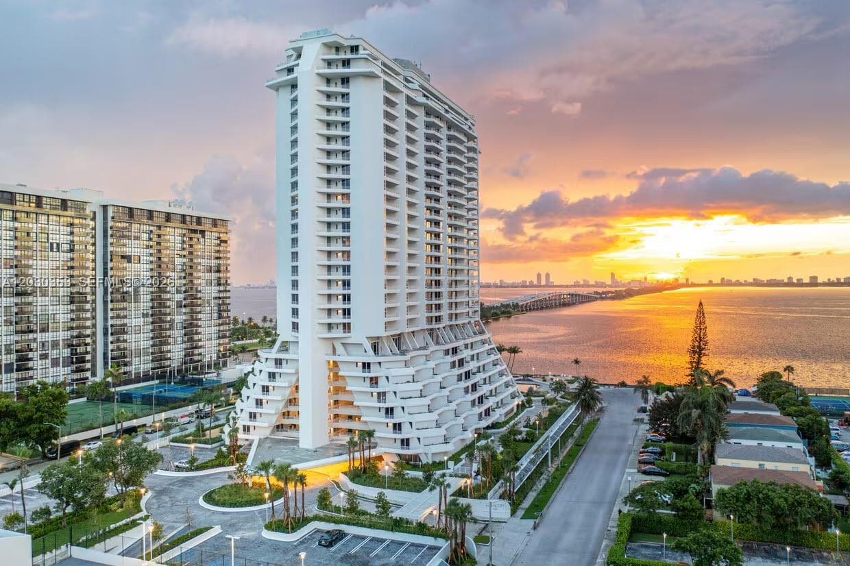 555 NE 34th St # 1601, Miami FL 33137 — 1