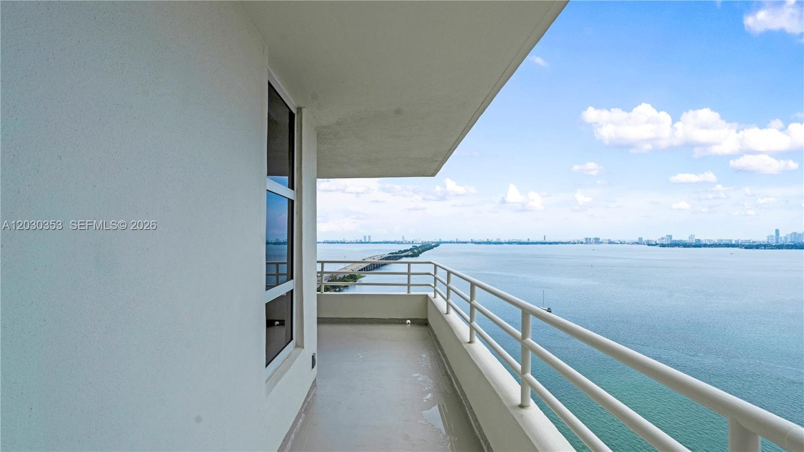 555 NE 34th St # 1601, Miami FL 33137 — 30