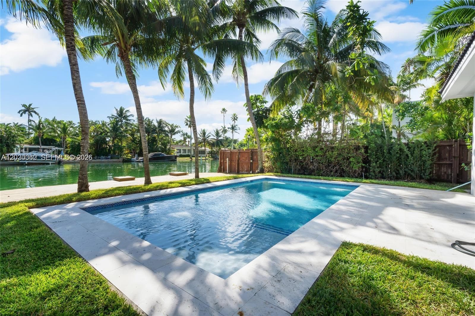 550 S Shore Dr, Miami Beach FL 33141 — 12