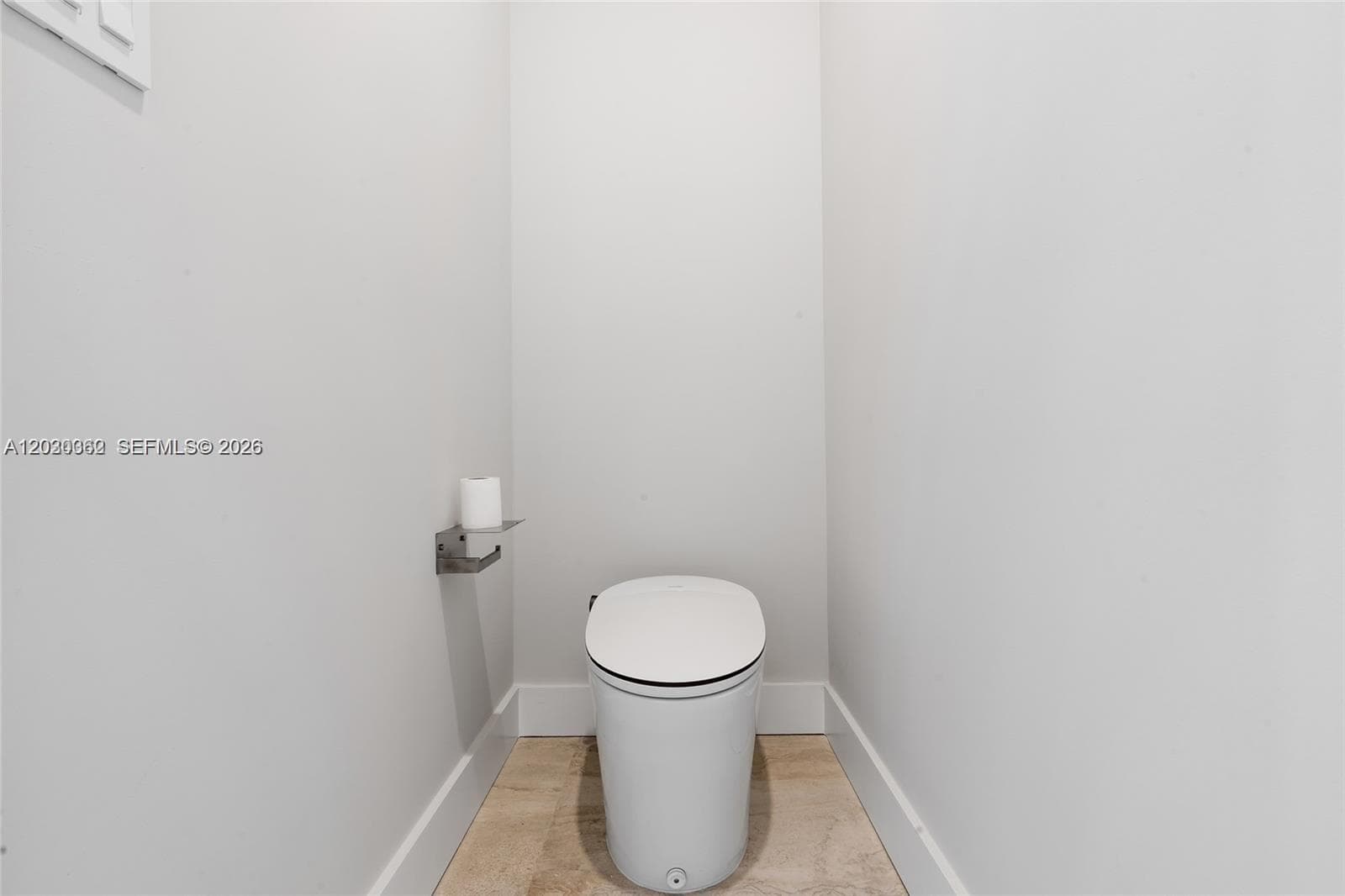 550 S Shore Dr, Miami Beach FL 33141 — 32