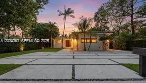550 S Shore Dr, Miami Beach FL 33141 — 1