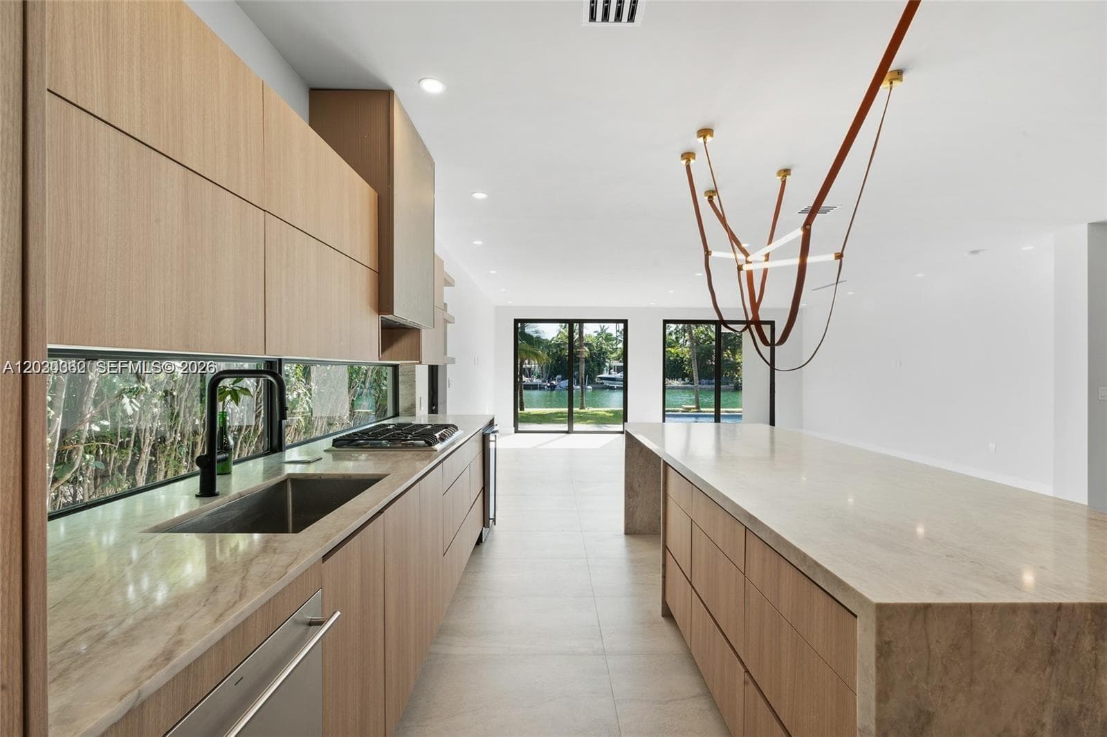 550 S Shore Dr, Miami Beach FL 33141 — 20