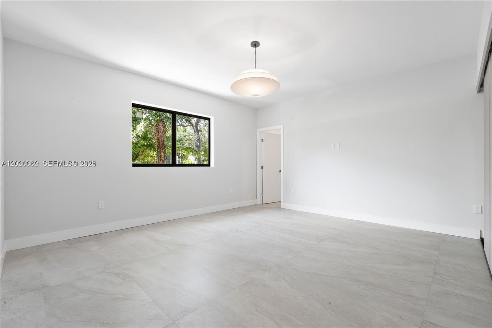 550 S Shore Dr, Miami Beach FL 33141 — 34