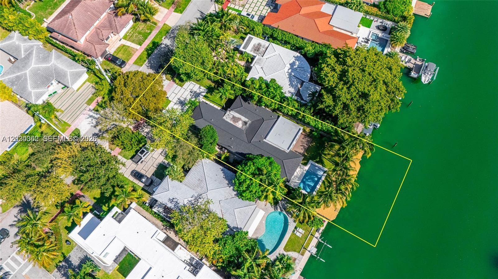 550 S Shore Dr, Miami Beach FL 33141 — 38