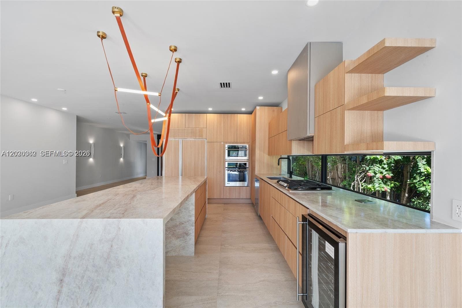 550 S Shore Dr, Miami Beach FL 33141 — 18