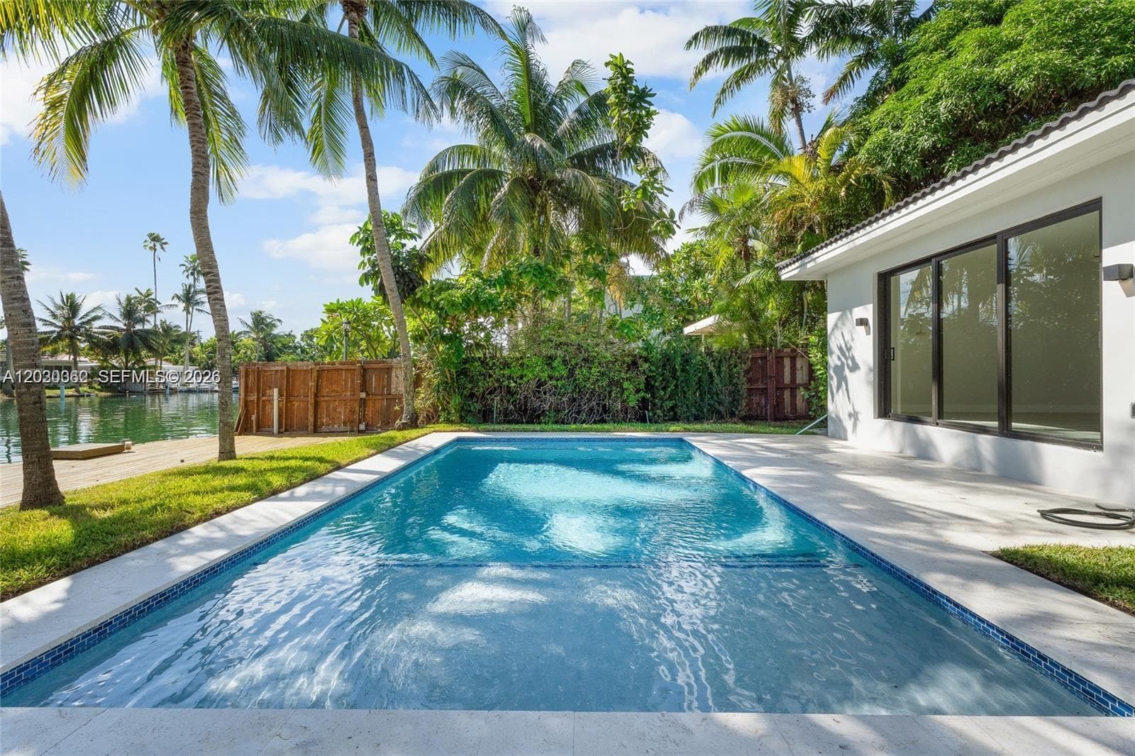 550 S Shore Dr, Miami Beach FL 33141 — 29