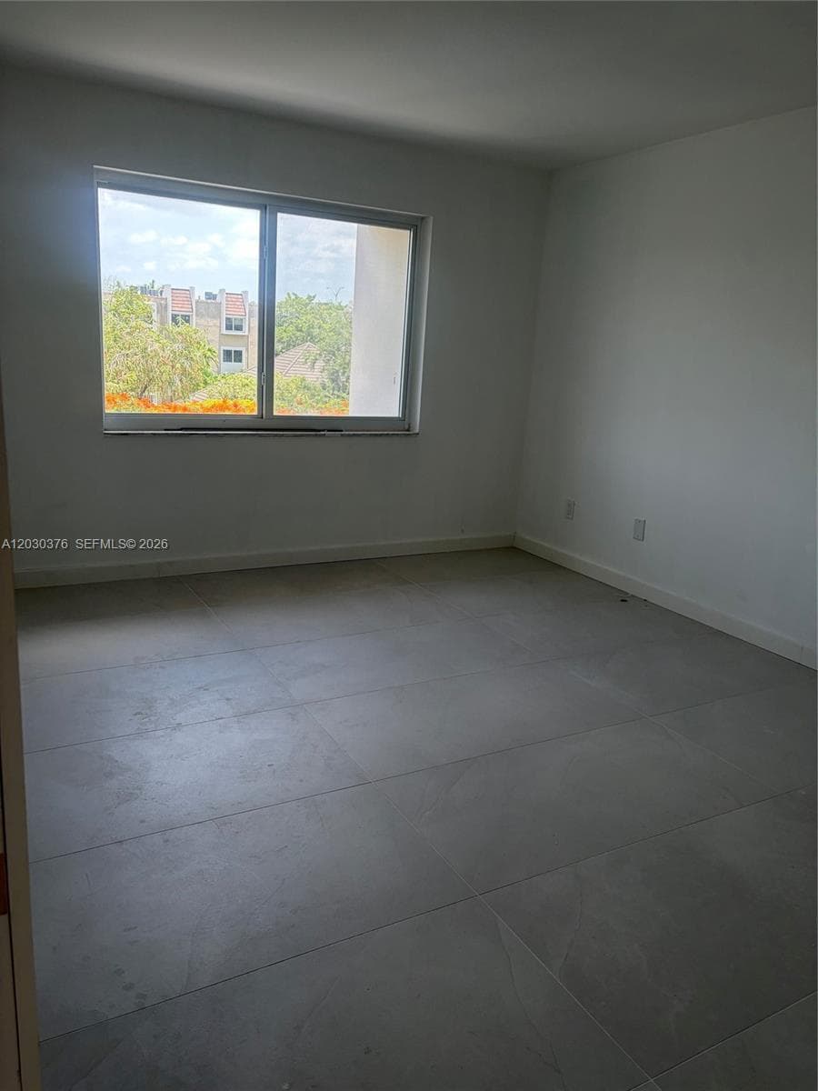 7732 Camino Real # 404, Miami FL 33143 — 5