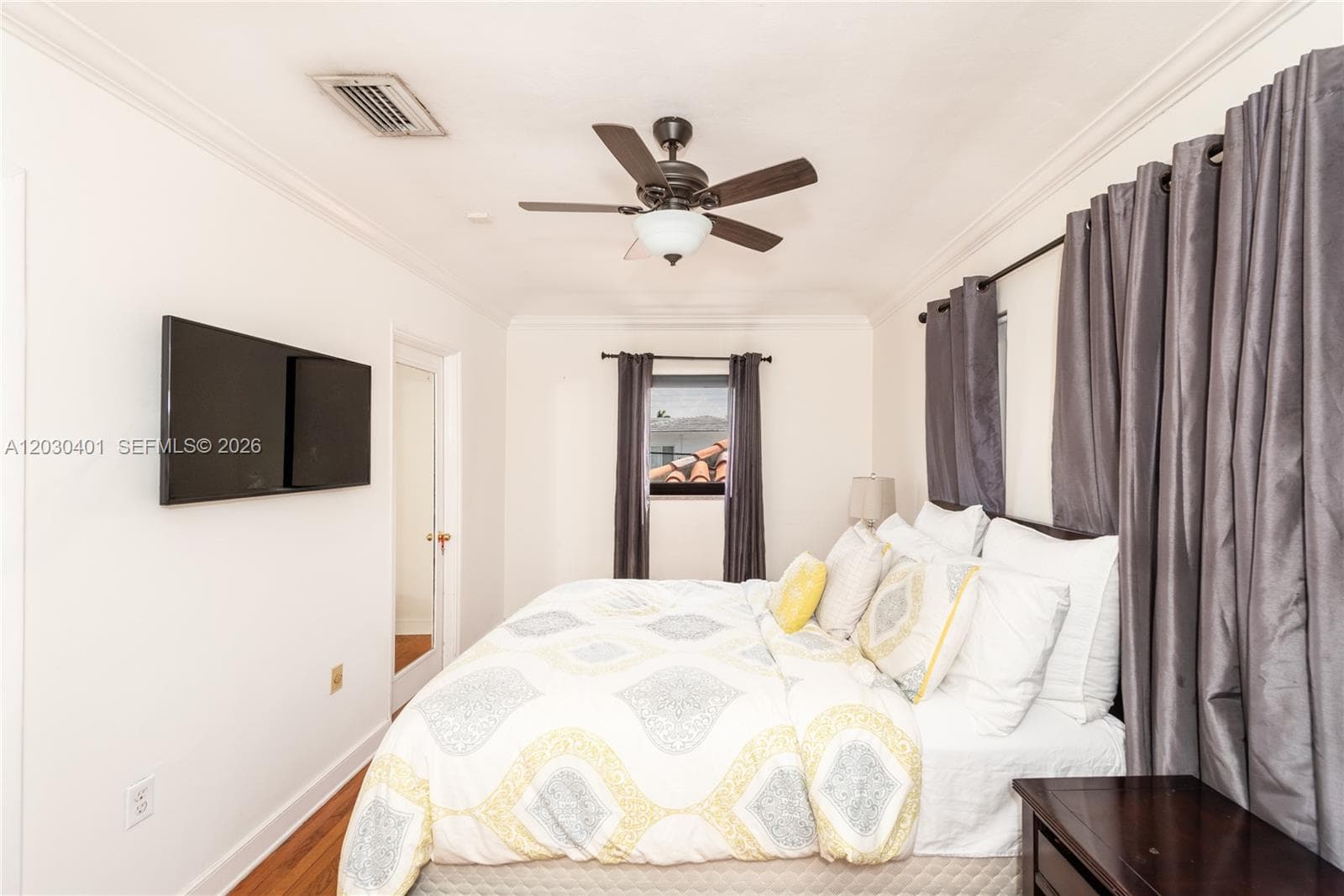 5860 Pine Tree Dr, Miami Beach FL 33140 — 62