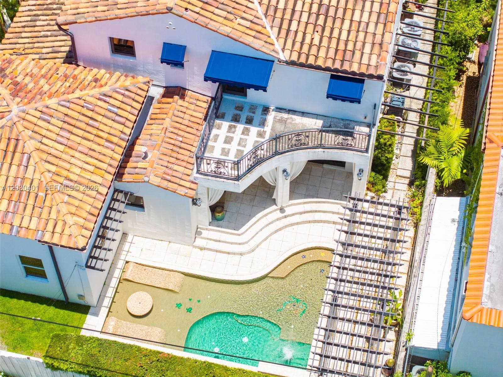 5860 Pine Tree Dr, Miami Beach FL 33140 — 23