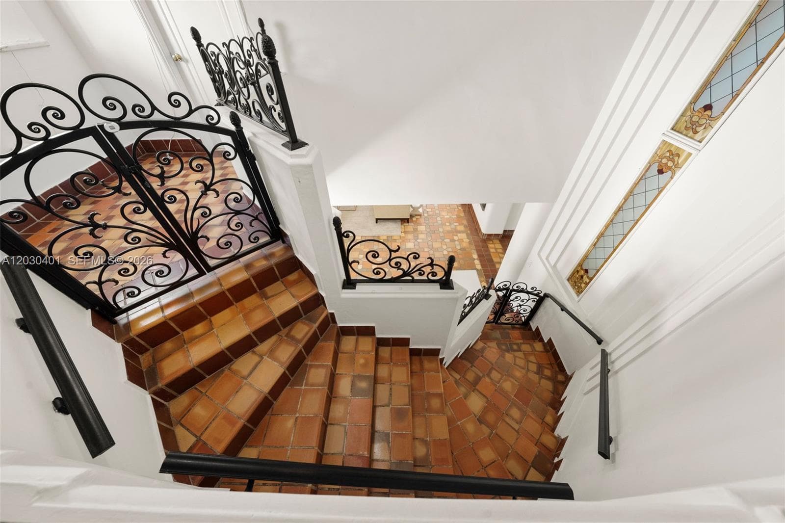 5860 Pine Tree Dr, Miami Beach FL 33140 — 52