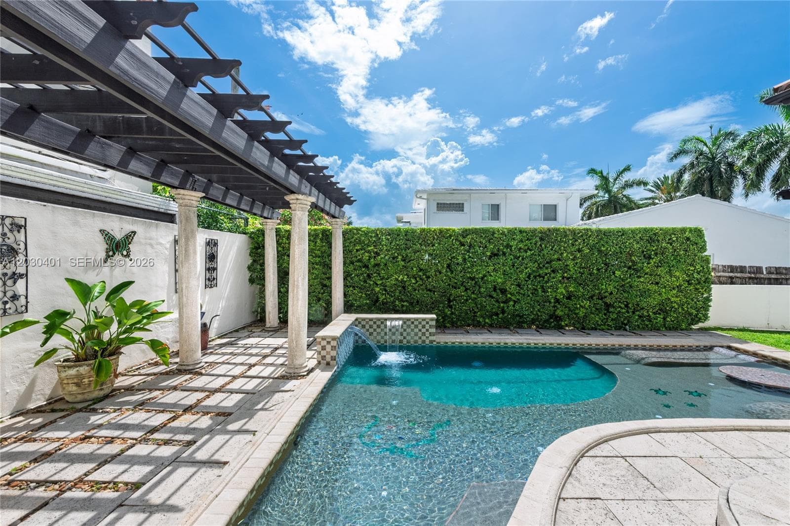 5860 Pine Tree Dr, Miami Beach FL 33140 — 22