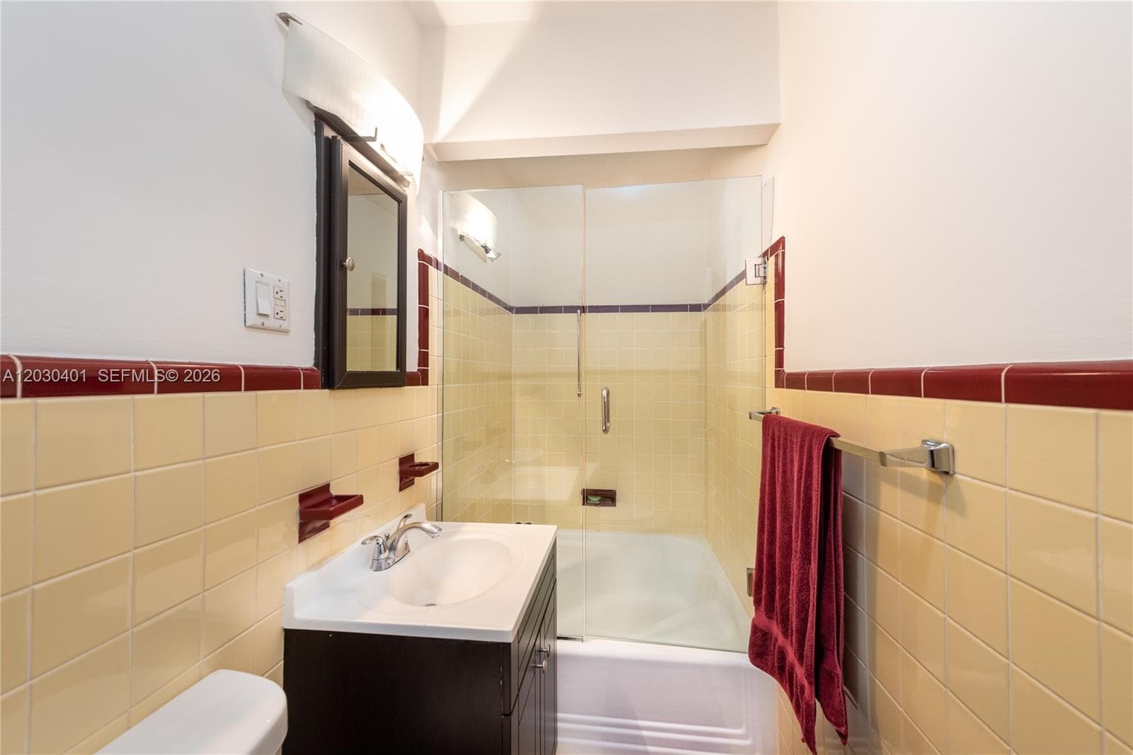 5860 Pine Tree Dr, Miami Beach FL 33140 — 63