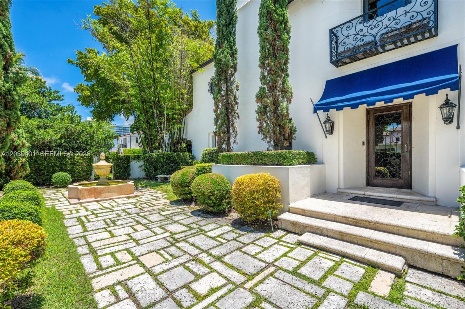5860 Pine Tree Dr, Miami Beach FL 33140 — 30