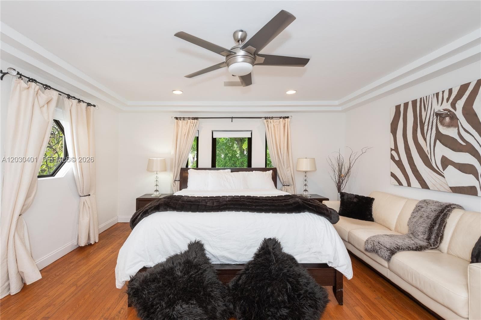 5860 Pine Tree Dr, Miami Beach FL 33140 — 54