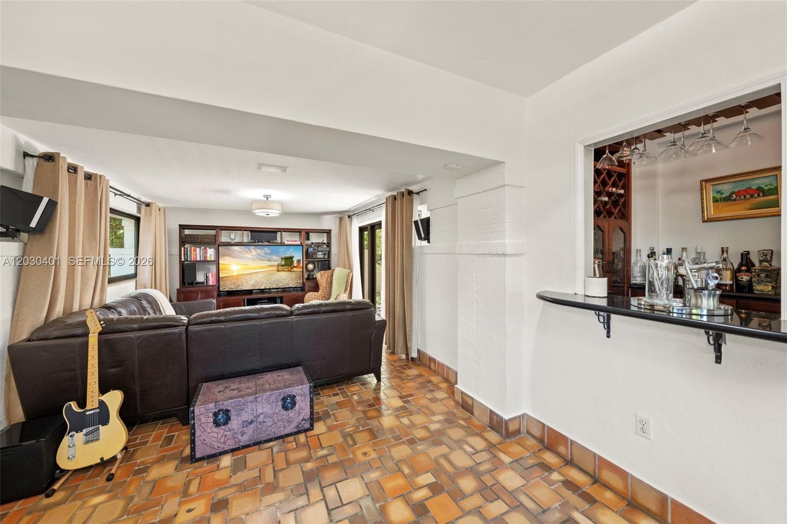 5860 Pine Tree Dr, Miami Beach FL 33140 — 50