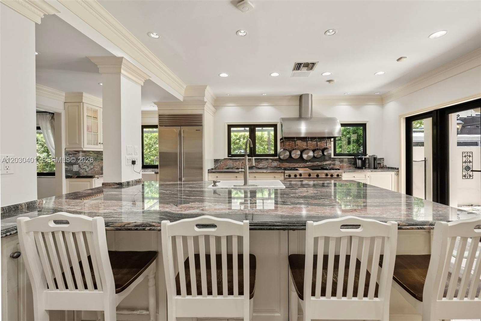 5860 Pine Tree Dr, Miami Beach FL 33140 — 40