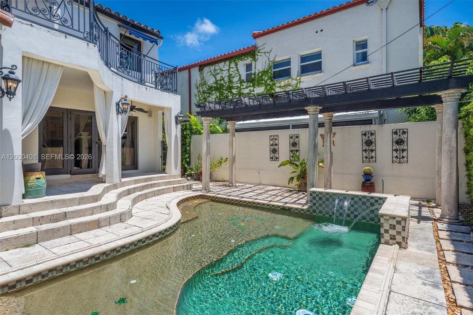 5860 Pine Tree Dr, Miami Beach FL 33140 — 68
