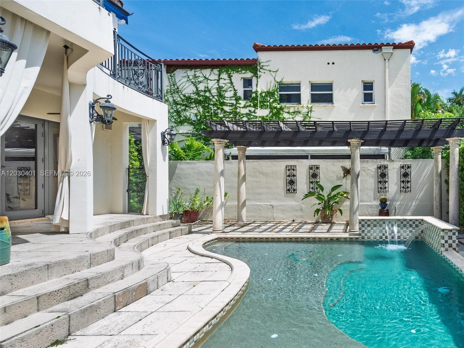 5860 Pine Tree Dr, Miami Beach FL 33140 — 4