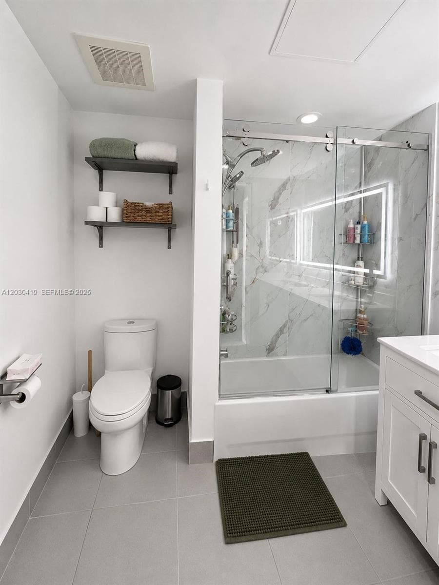 92 SW 3rd St # 1508, Miami FL 33130 — 17
