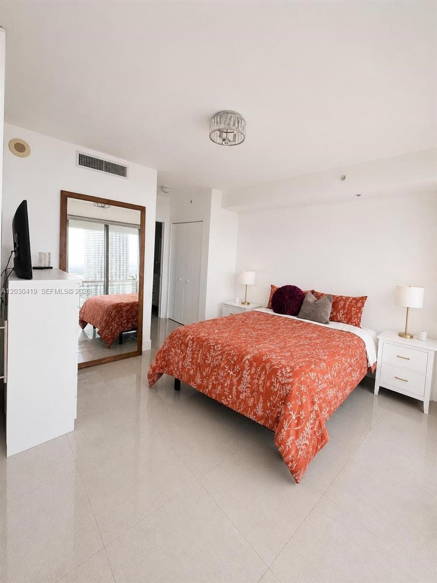 92 SW 3rd St # 1508, Miami FL 33130 — 12