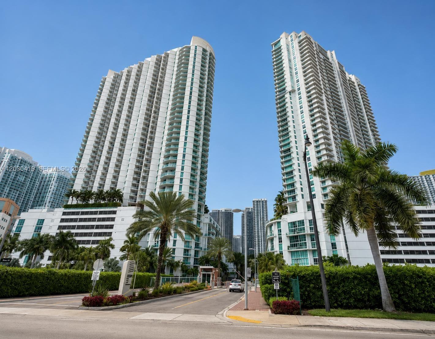 92 SW 3rd St # 1508, Miami FL 33130 — 1