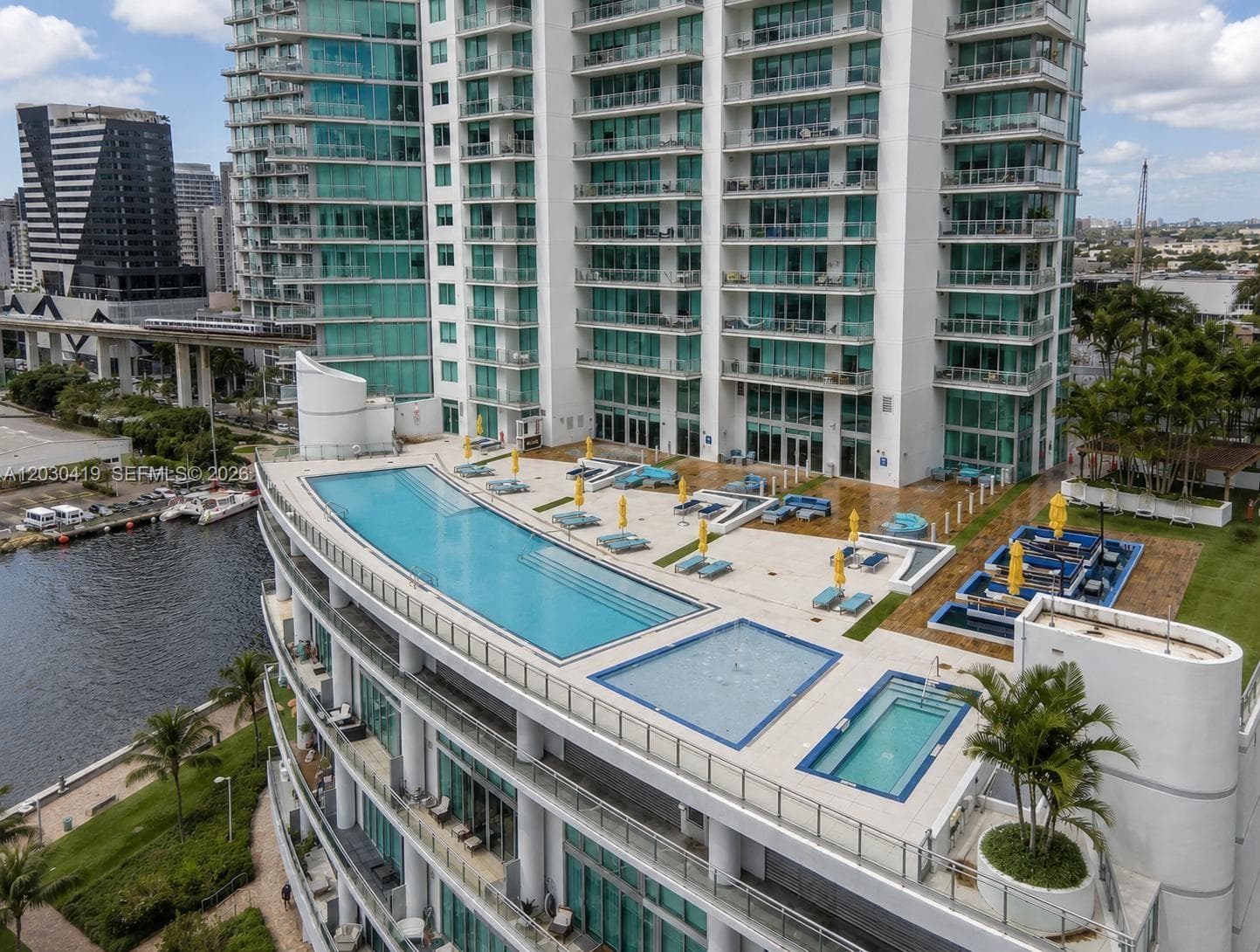 92 SW 3rd St # 1508, Miami FL 33130 — 24