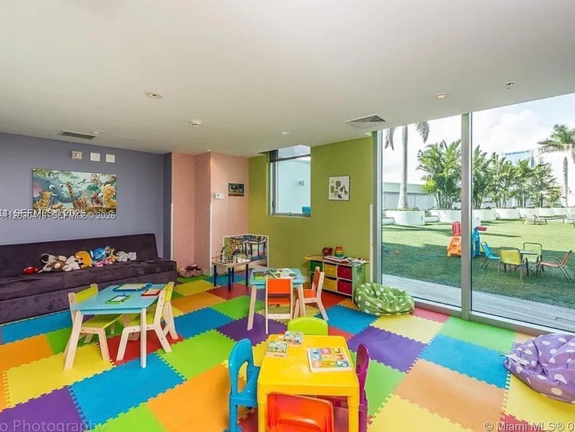 92 SW 3rd St # 1508, Miami FL 33130 — 30