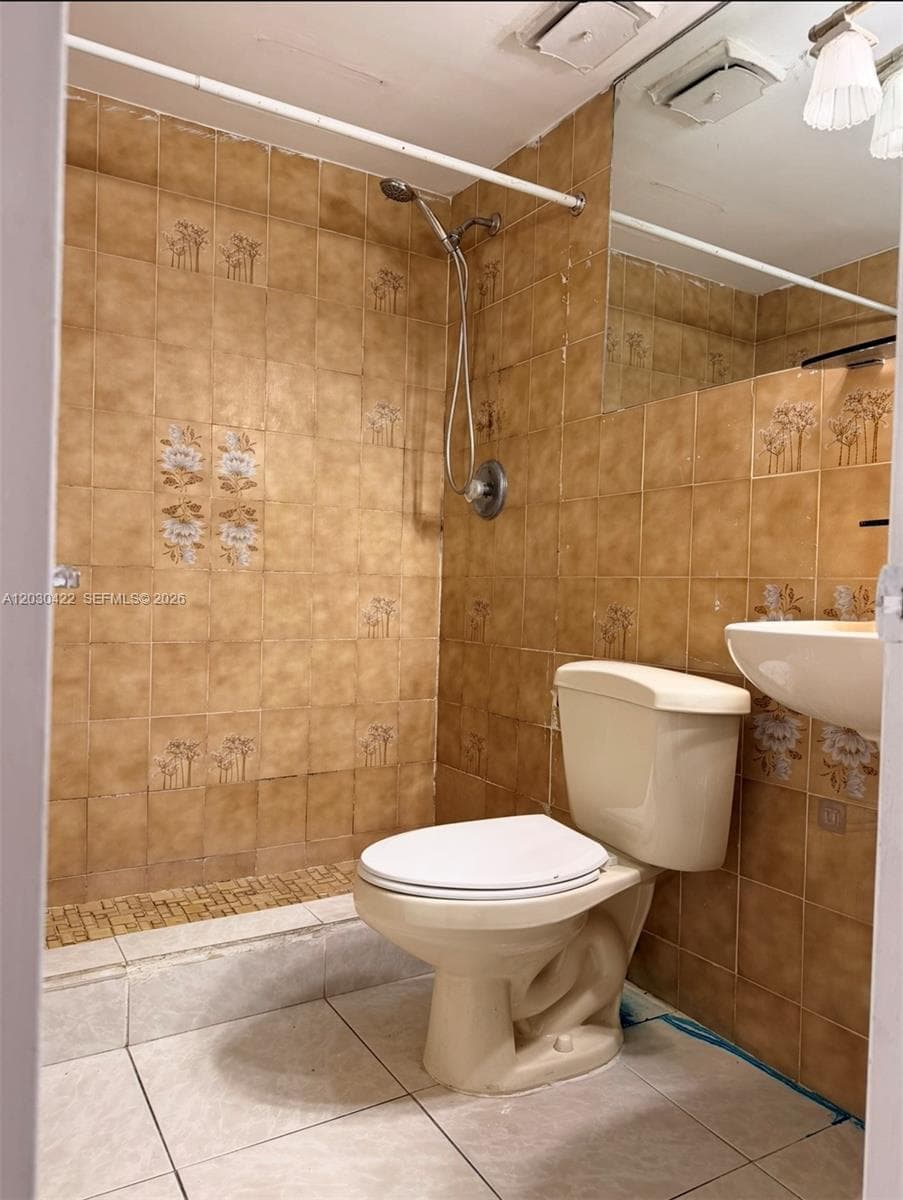 1035 W 77th St # 211, Hialeah FL 33014 — 14