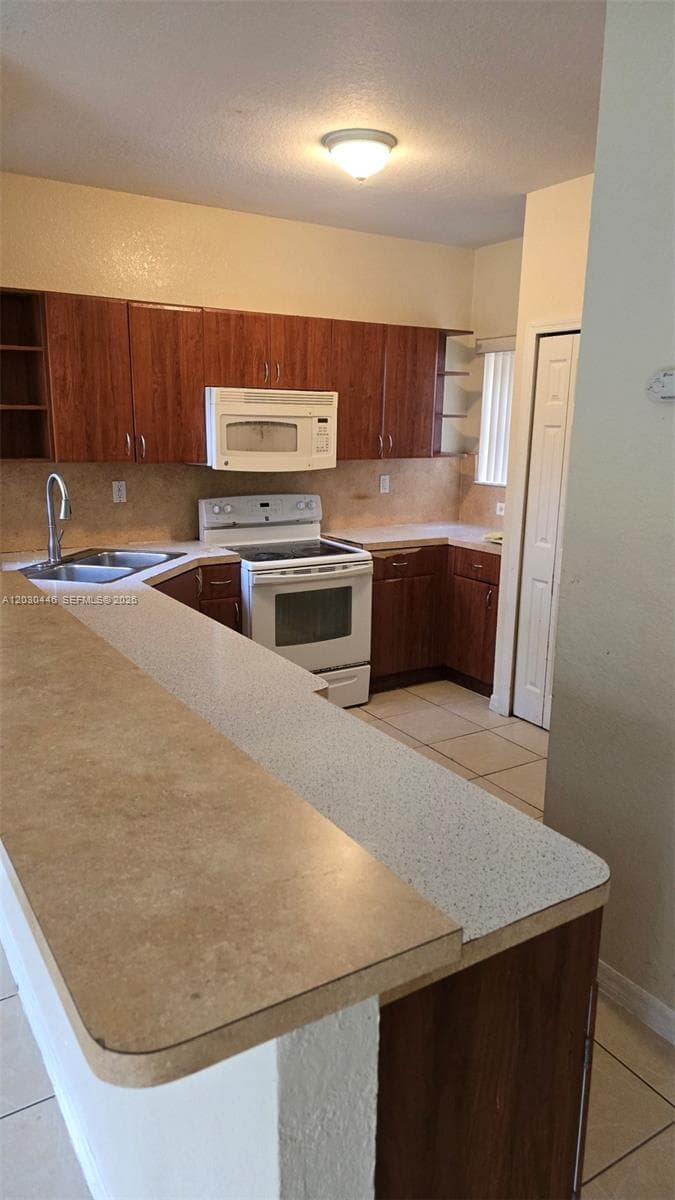 671 SW 10th St, Florida City FL 33034 — 3