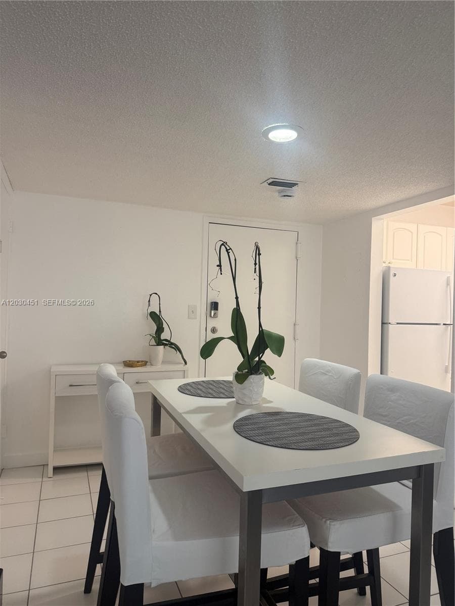 1390 Ocean Dr # 302, Miami Beach FL 33139 — 6