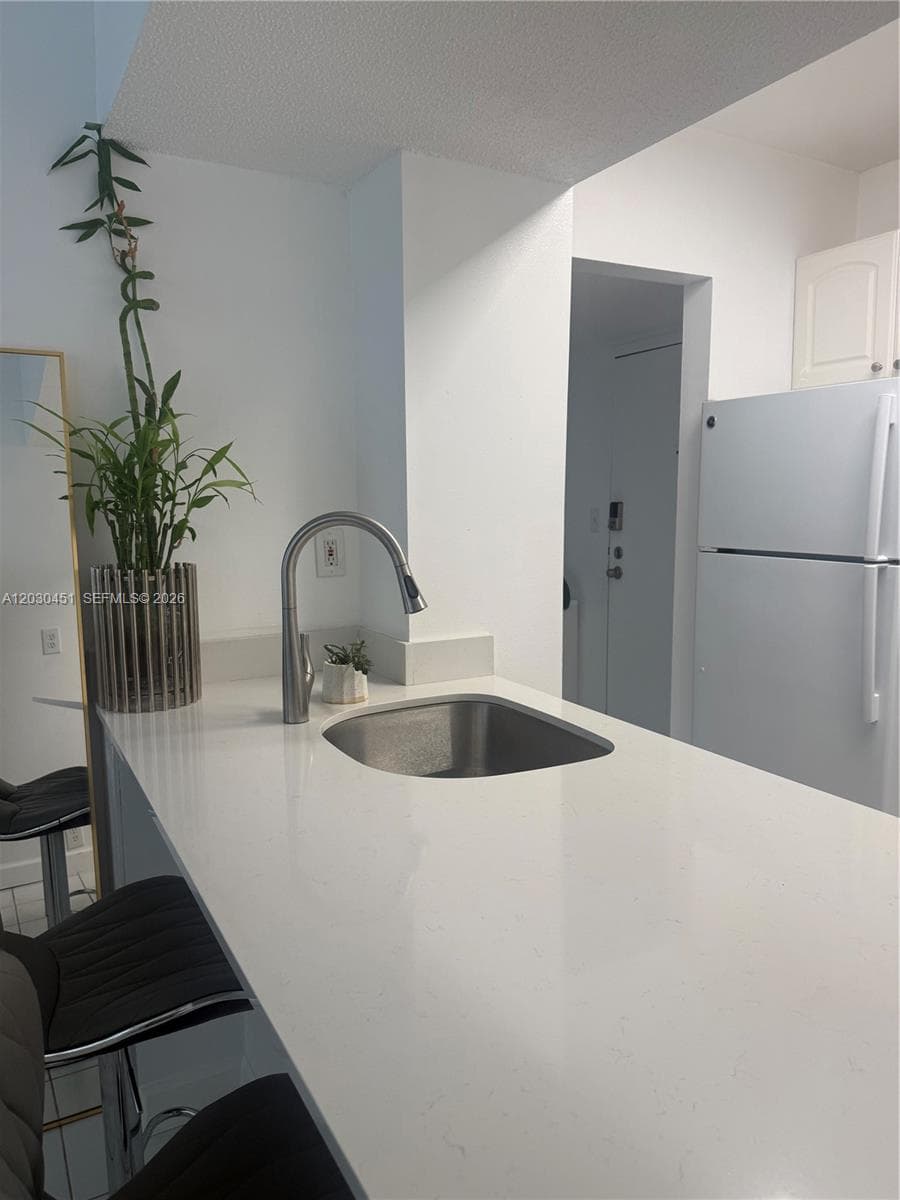 1390 Ocean Dr # 302, Miami Beach FL 33139 — 16