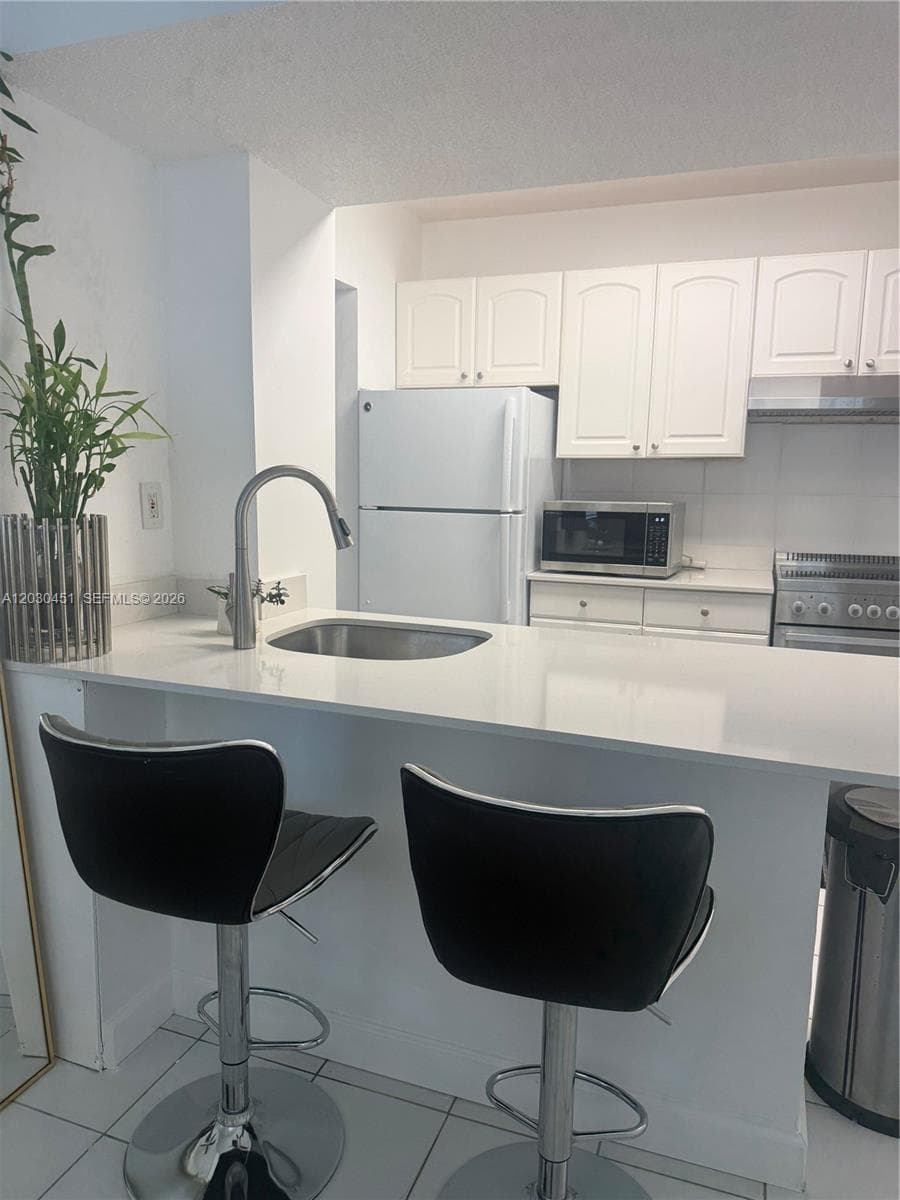 1390 Ocean Dr # 302, Miami Beach FL 33139 — 3