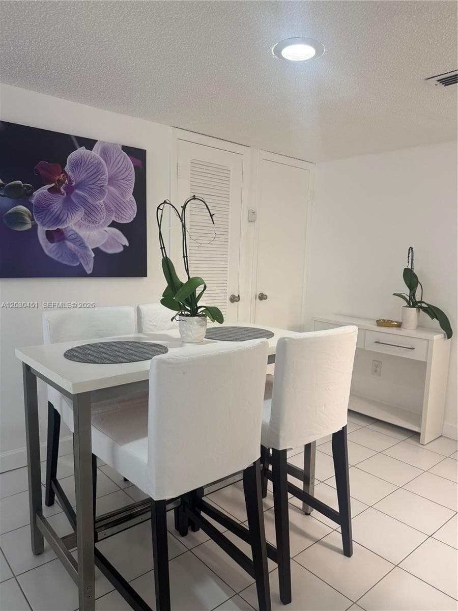 1390 Ocean Dr # 302, Miami Beach FL 33139 — 5