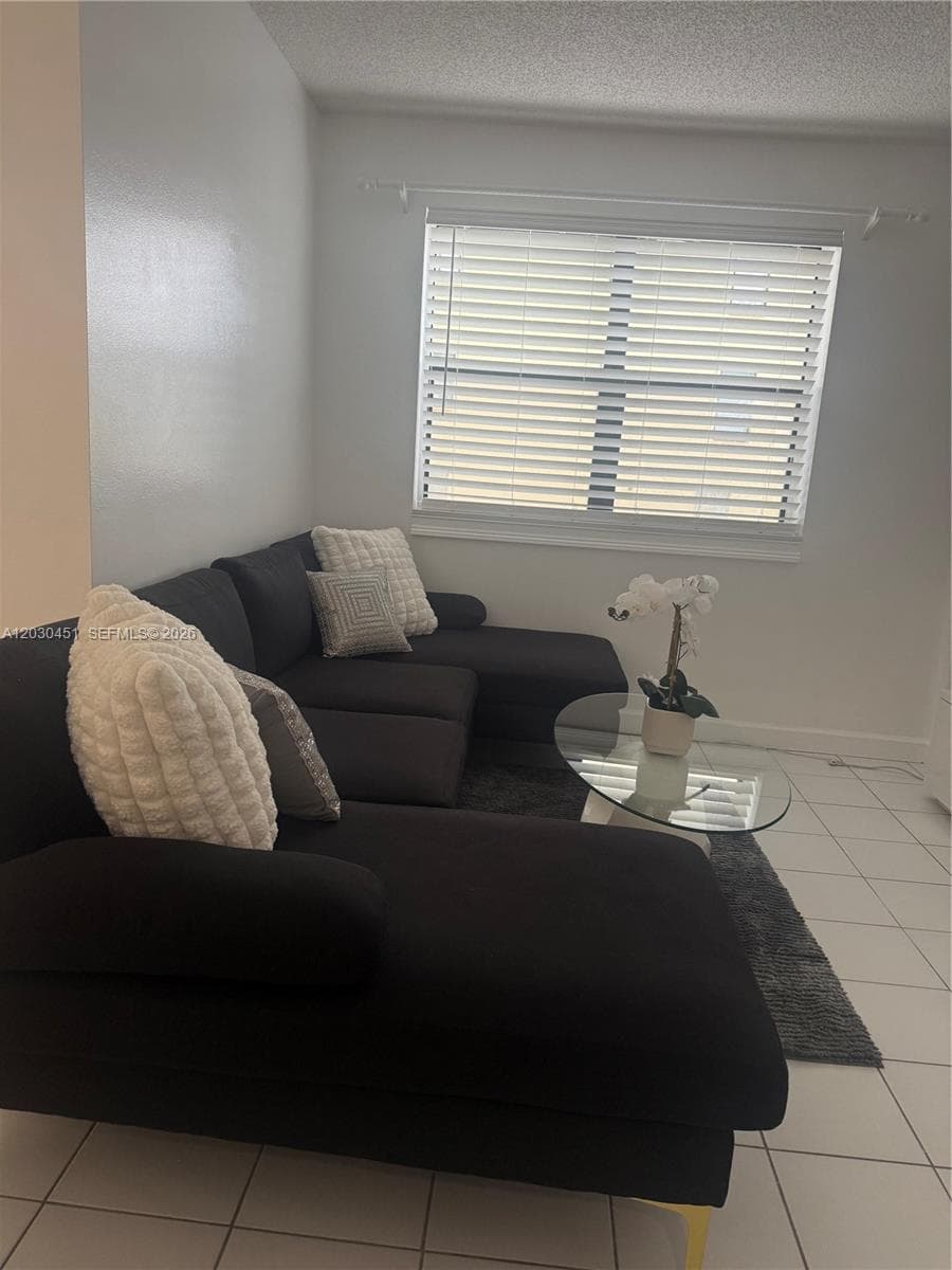 1390 Ocean Dr # 302, Miami Beach FL 33139 — 18