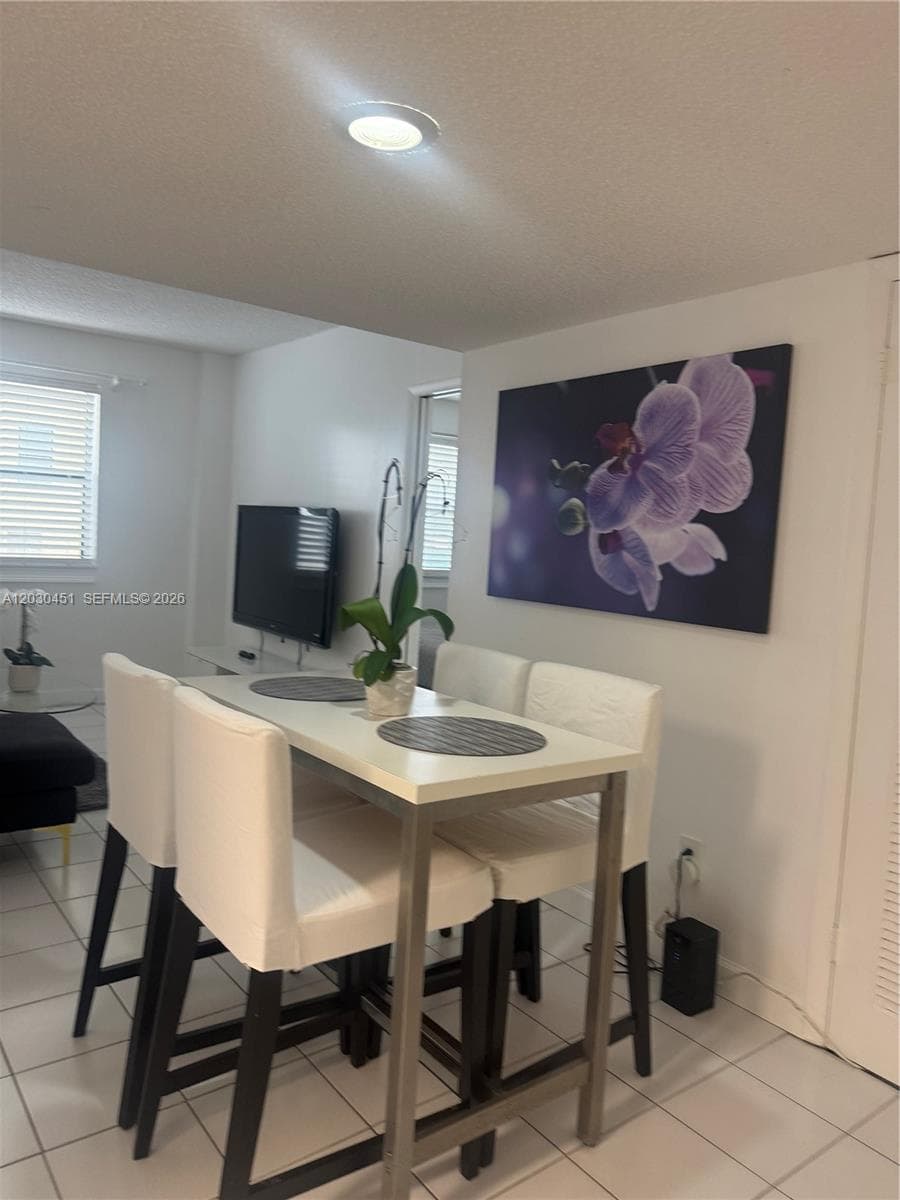 1390 Ocean Dr # 302, Miami Beach FL 33139 — 19