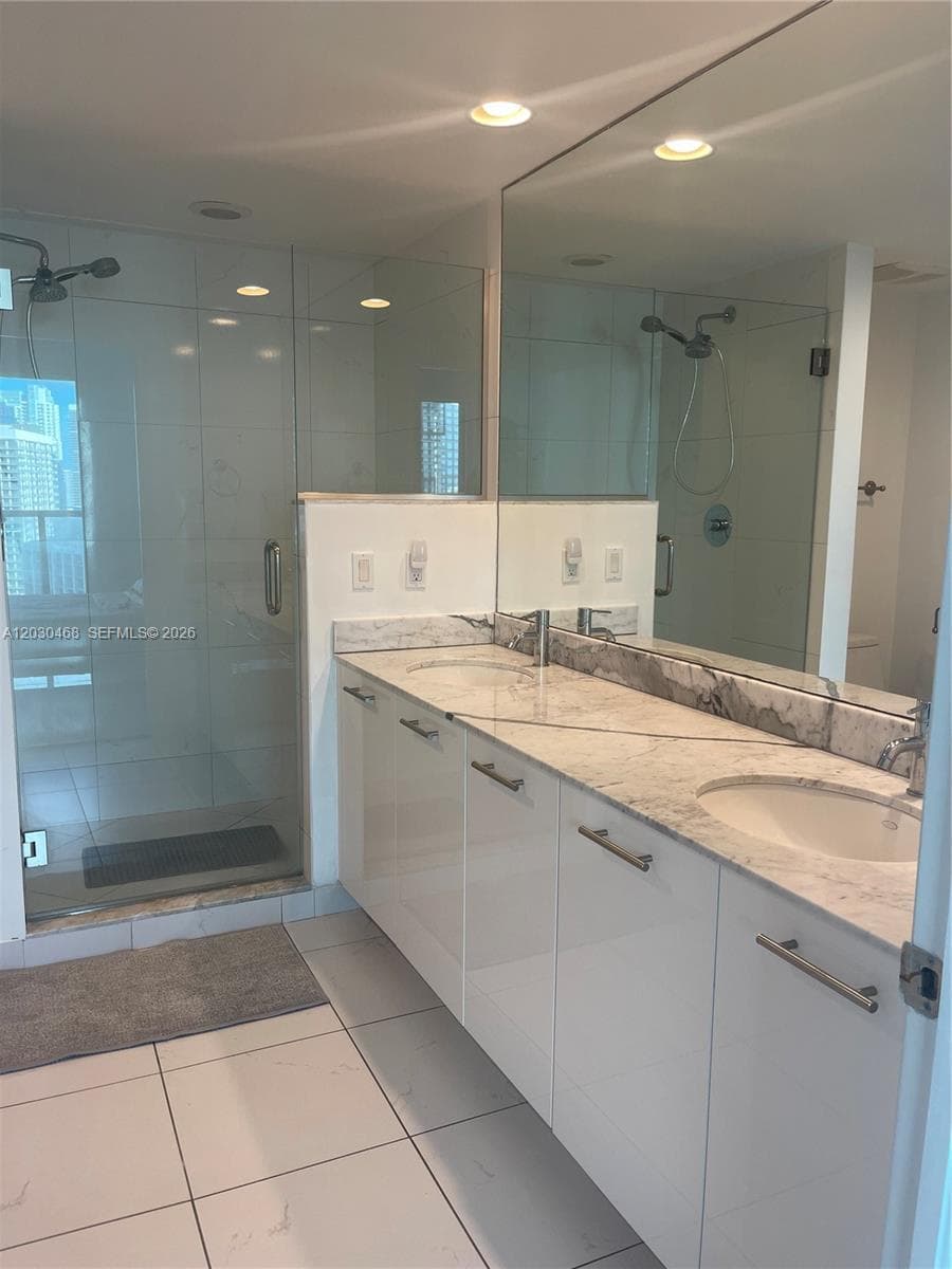 500 Brickell Ave # 3105, Miami FL 33131 — 26
