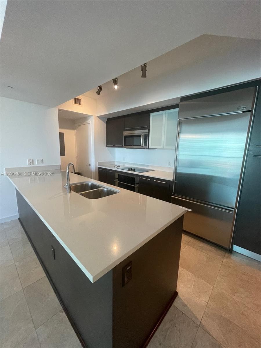 500 Brickell Ave # 3105, Miami FL 33131 — 4