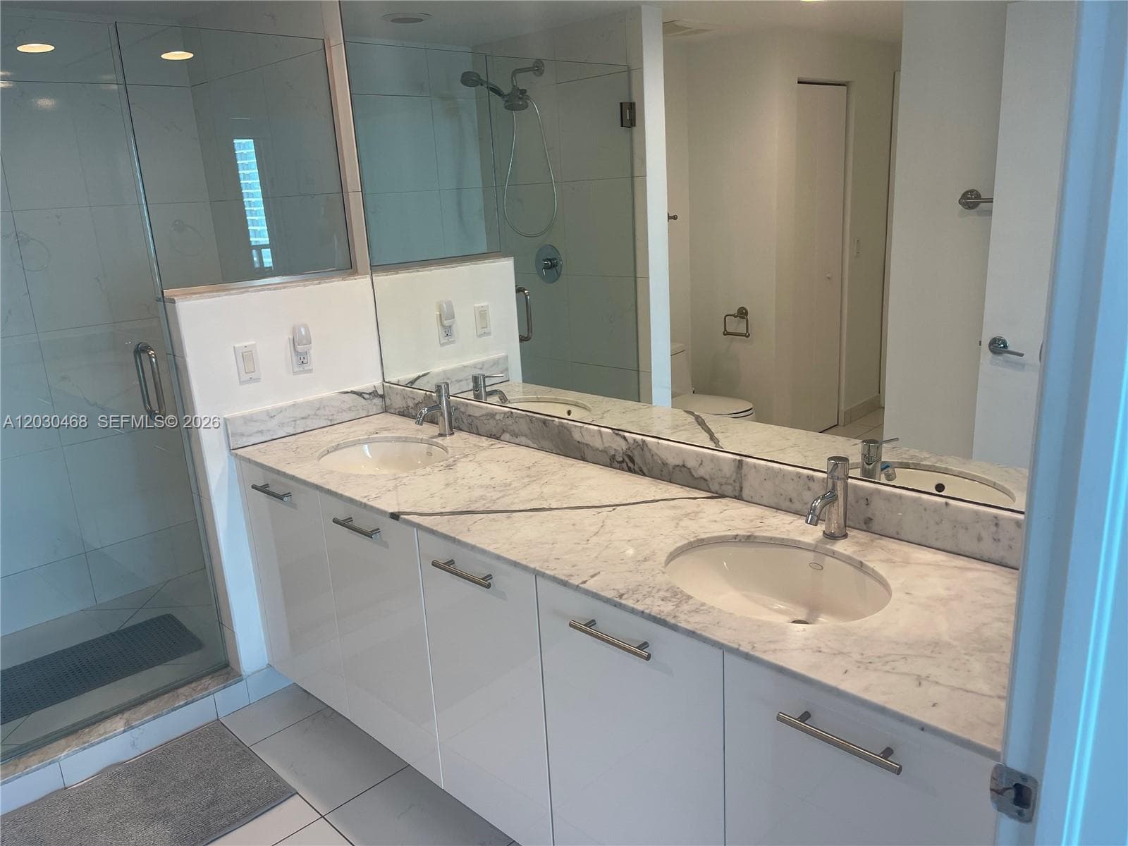 500 Brickell Ave # 3105, Miami FL 33131 — 25