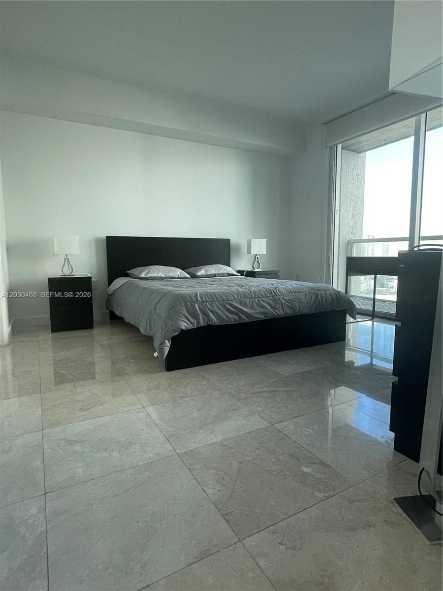 500 Brickell Ave # 3105, Miami FL 33131 — 21