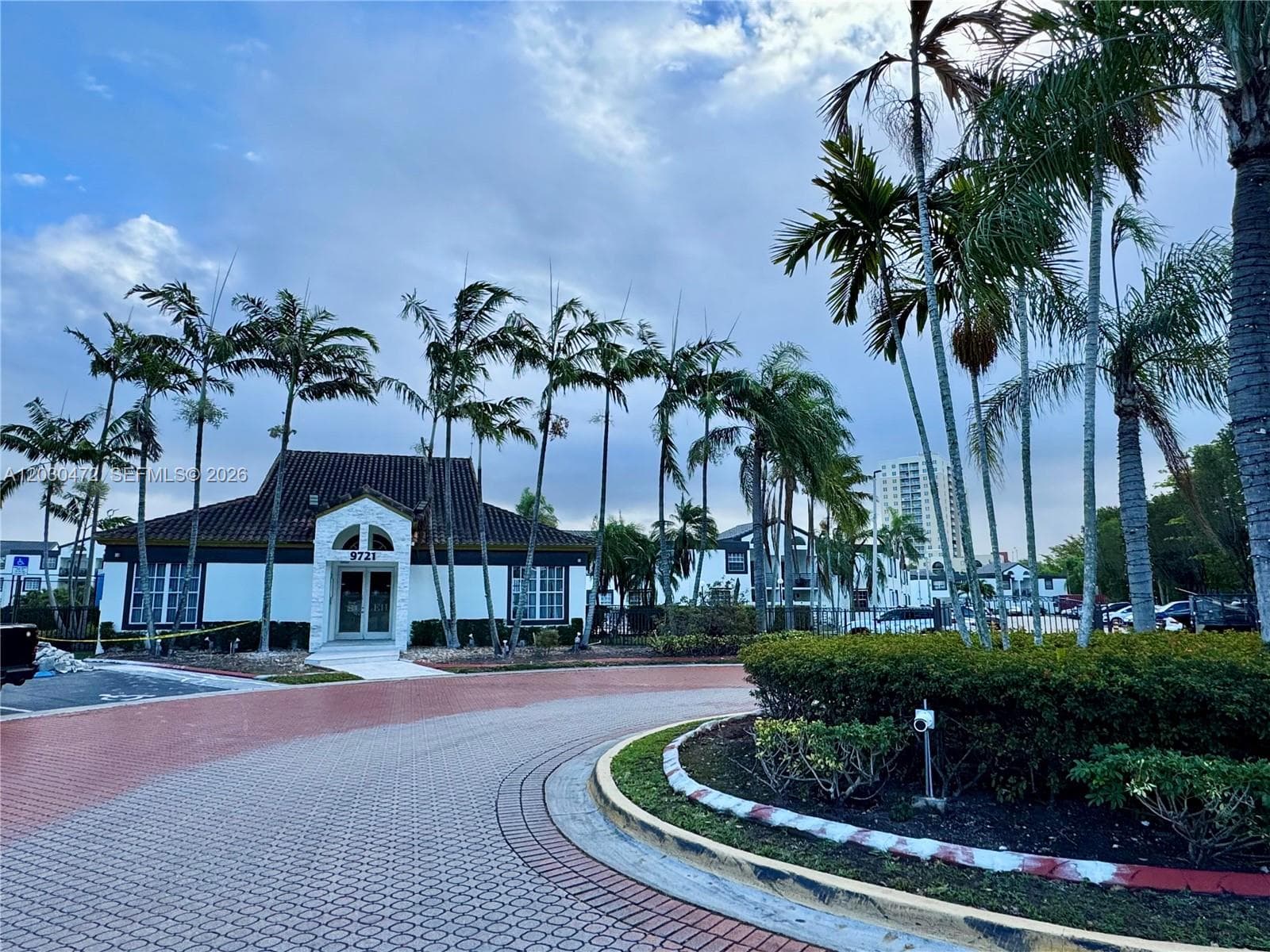 9711 Fontainebleau Blvd # D203, Miami FL 33172 — 43