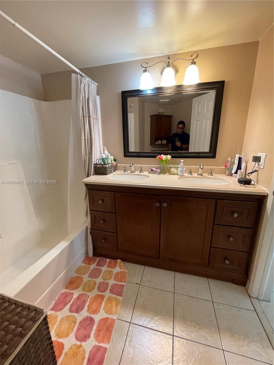 9711 Fontainebleau Blvd # D203, Miami FL 33172 — 20