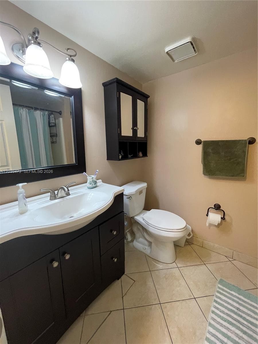 9711 Fontainebleau Blvd # D203, Miami FL 33172 — 24