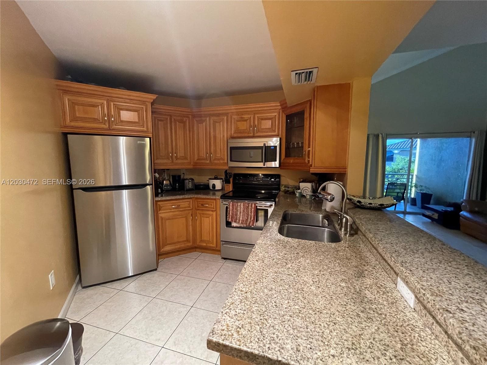 9711 Fontainebleau Blvd # D203, Miami FL 33172 — 8