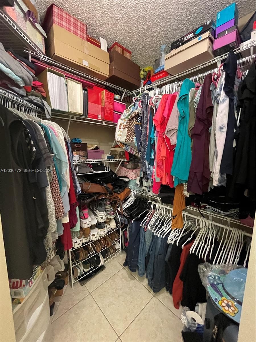 9711 Fontainebleau Blvd # D203, Miami FL 33172 — 21