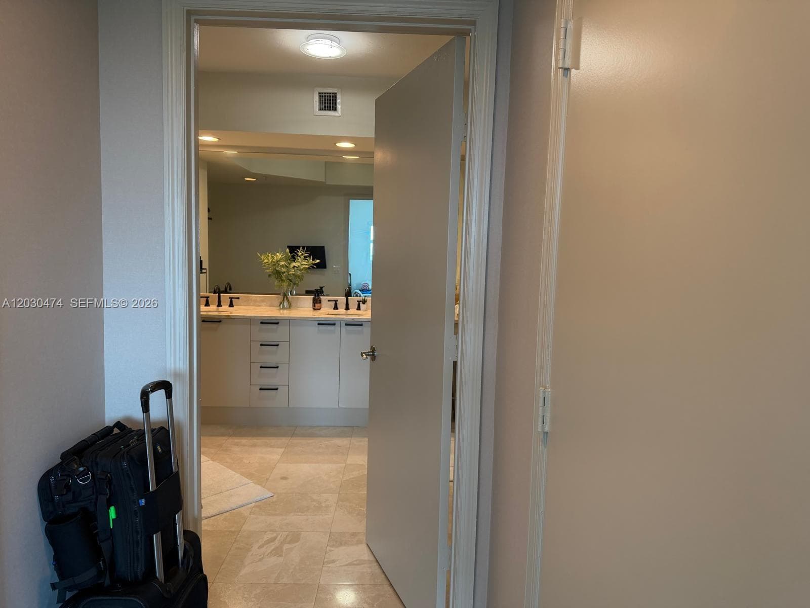 14951 Royal Oaks Ln # 2001, Miami FL 33181 — 29