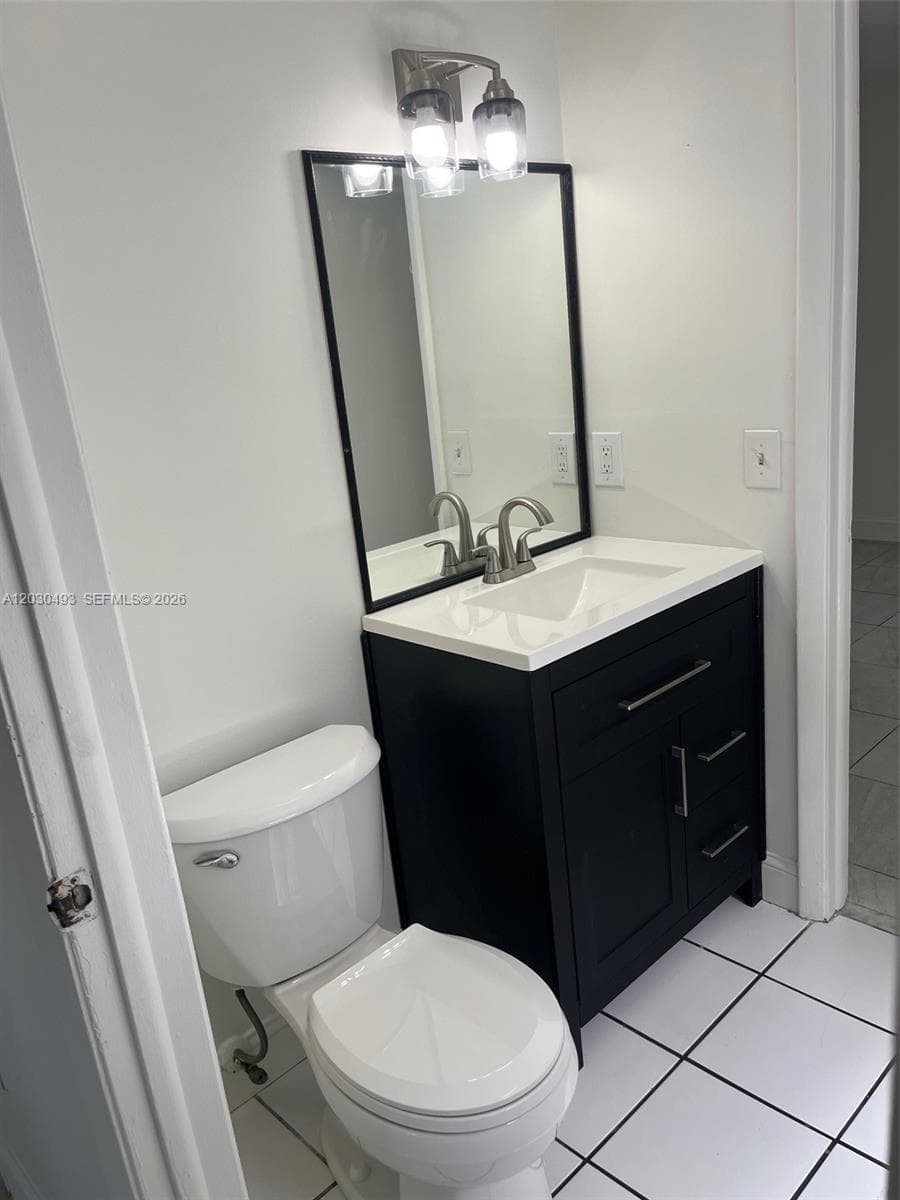 153 NE 141st St # A, Miami FL 33161 — 12