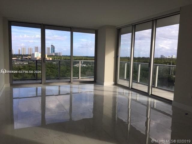 16385 Biscayne Blvd # 621, North Miami Beach FL 33160 — 2
