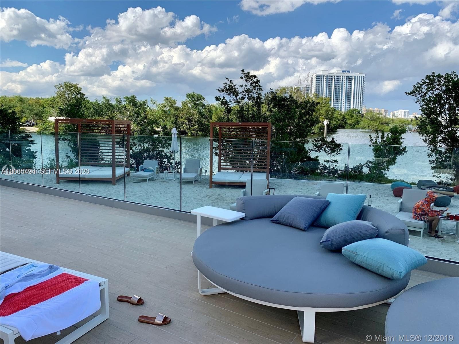 16385 Biscayne Blvd # 621, North Miami Beach FL 33160 — 42