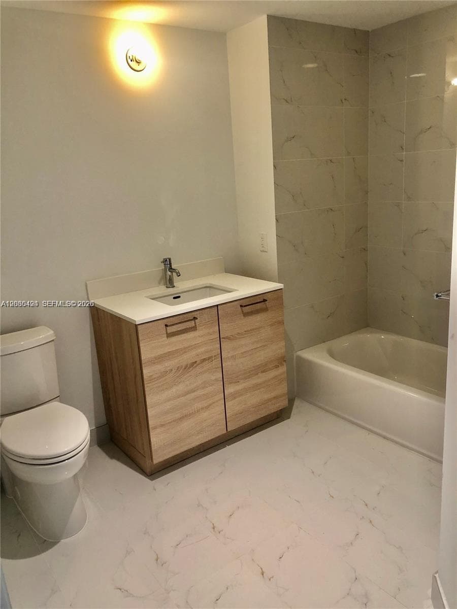 16385 Biscayne Blvd # 621, North Miami Beach FL 33160 — 17