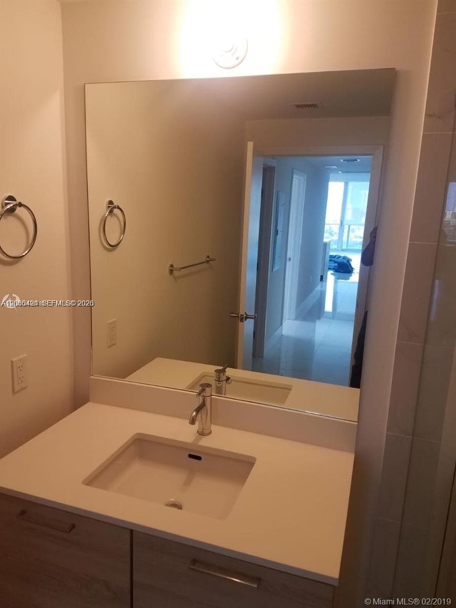16385 Biscayne Blvd # 621, North Miami Beach FL 33160 — 12